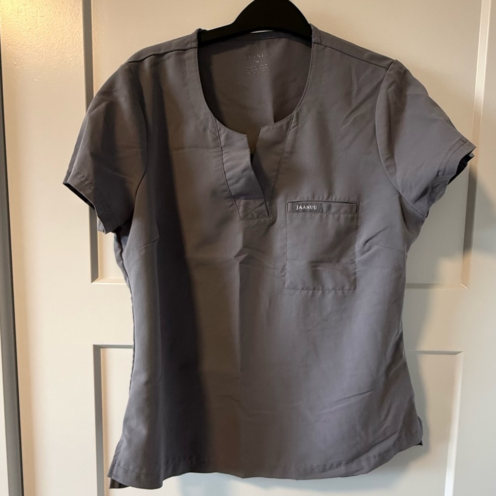 Jaanuu Women's 1-Pocket Tuck-In Scrub Top Gray